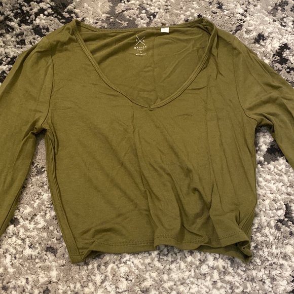 Pacsun Basics cropped low-cut v neckline - Picture 4 of 4